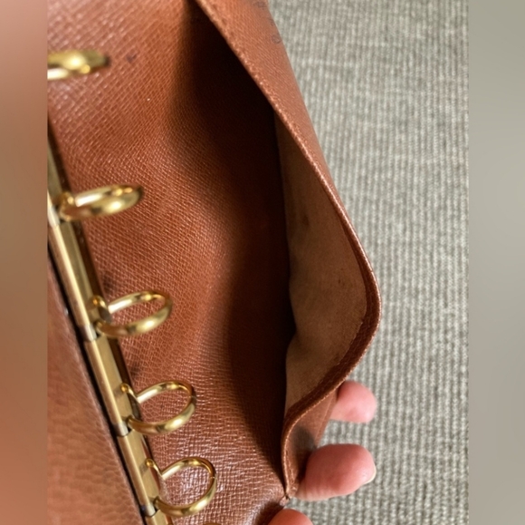 Authentic Louis Vuitton Agenda/Passport/Credit Card - Picture 10 of 11